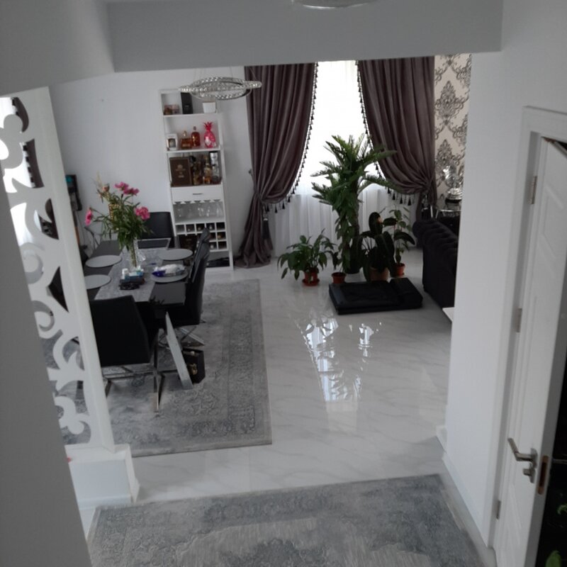 Domnesti, Ciutaci, complex Florilor, str. Craitei, Rondului, vila individuala